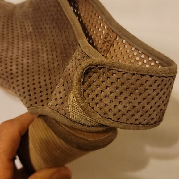 Jeffrey Campbell quebec peep toe bootie size 8 - Picture 9 of 15